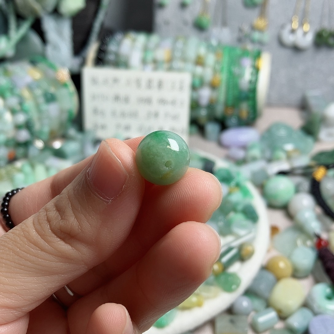 翡翠颈饰未镶嵌单珠卡12.5