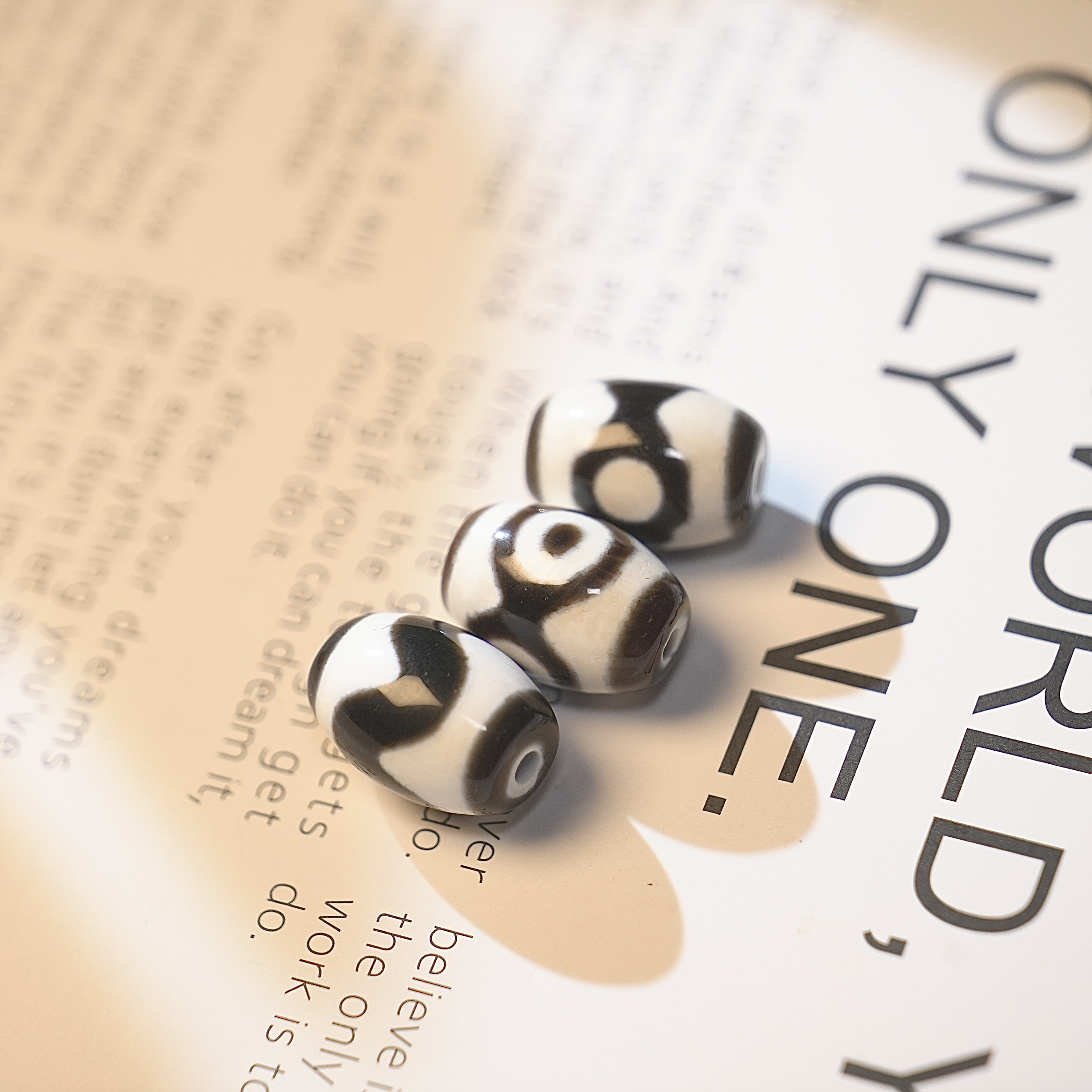 黑白玛瑙达落珠尺寸对孔16mm左右