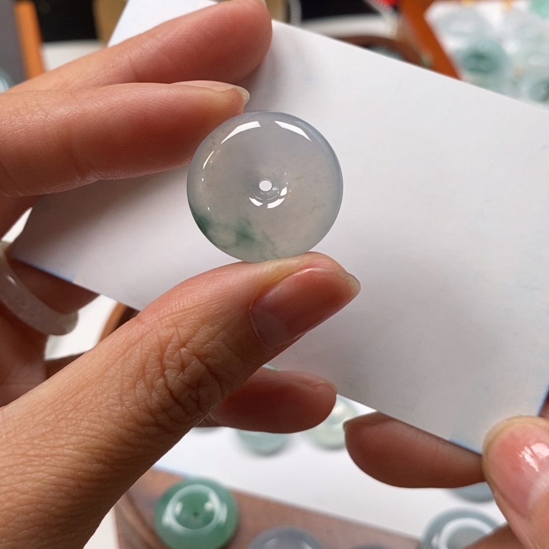 翡翠颈饰未镶嵌羊****）天然