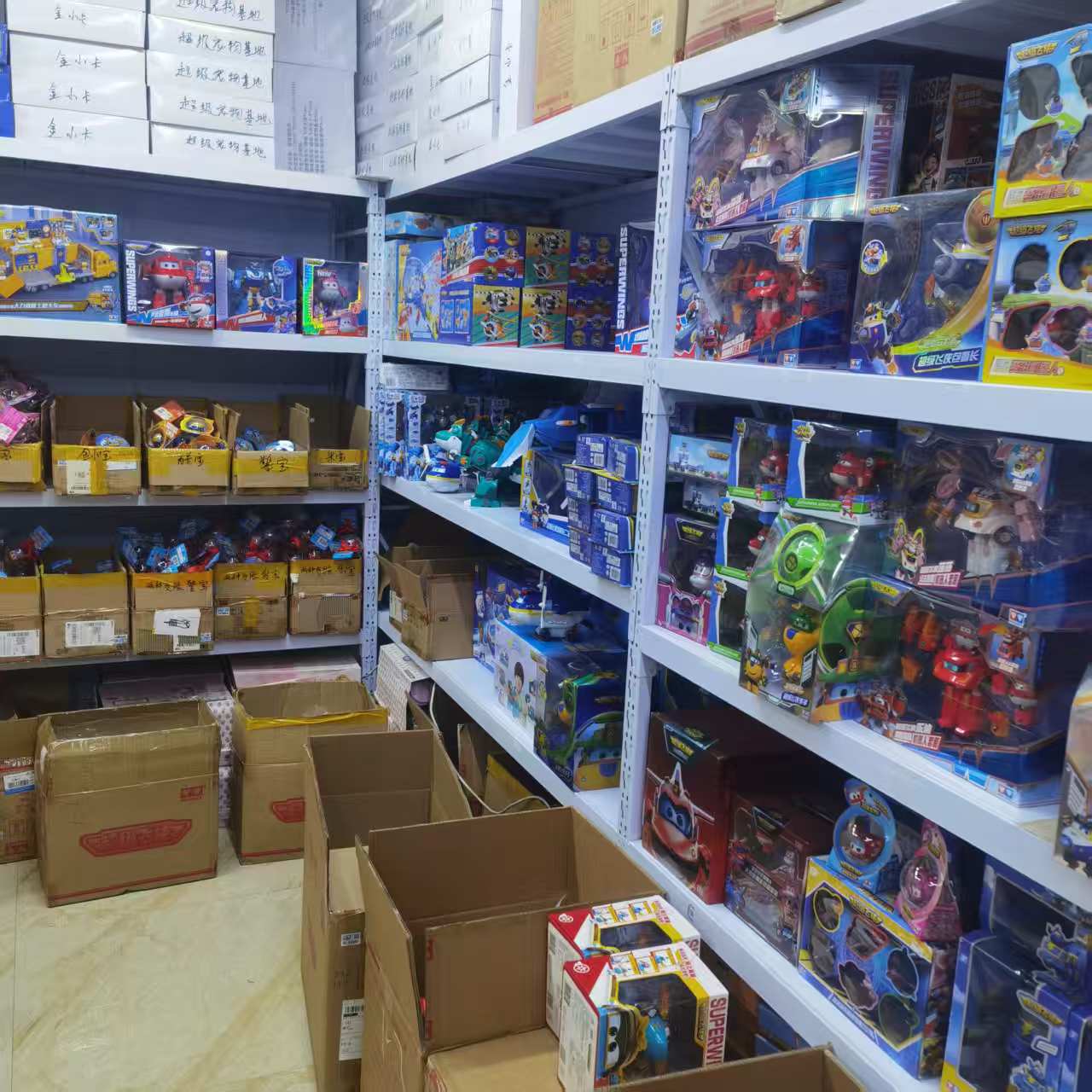 正品超级飞侠变形玩具孤品连接，有些盒损少量库存，介意不要拍清货