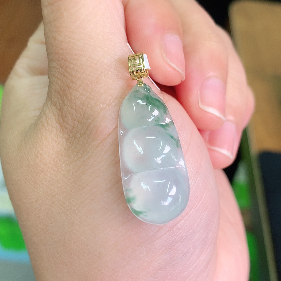 翡翠颈饰18K金镶嵌冰胶飘绿大29*17*5.7