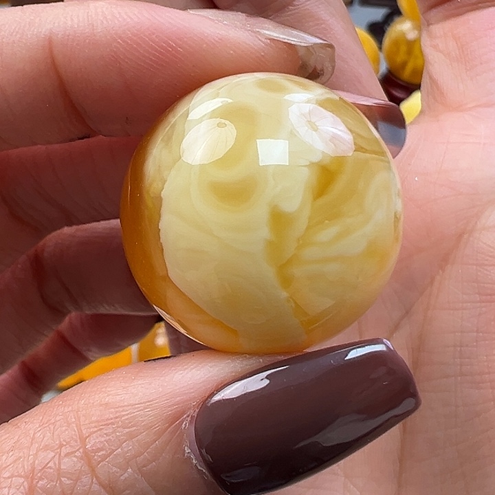 蜜蜡未镶嵌珠宝奇石