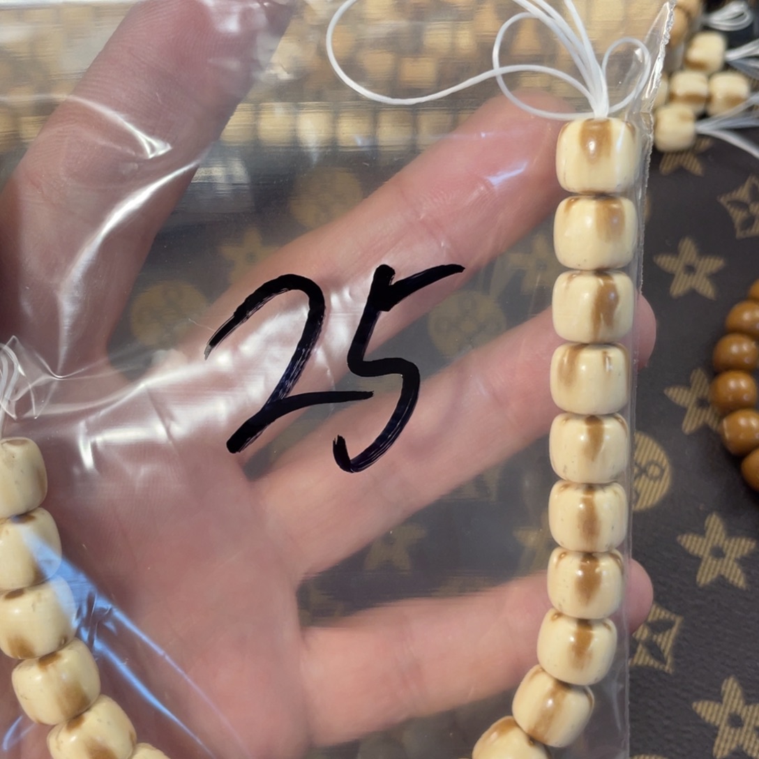 宁****紫金鼠手串1.1实心老型25