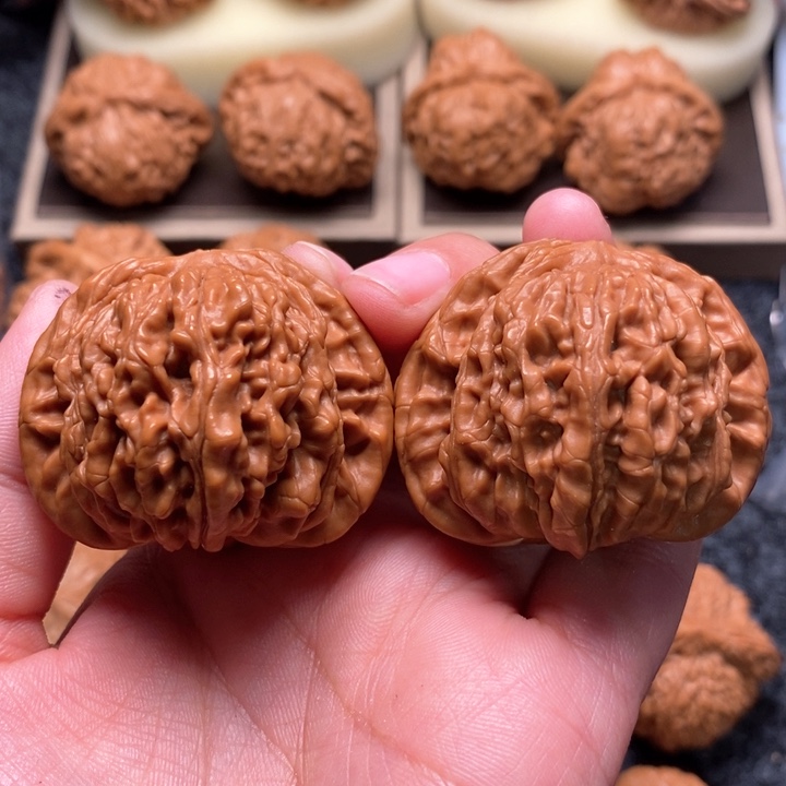 文玩核桃把件毕业四座楼44