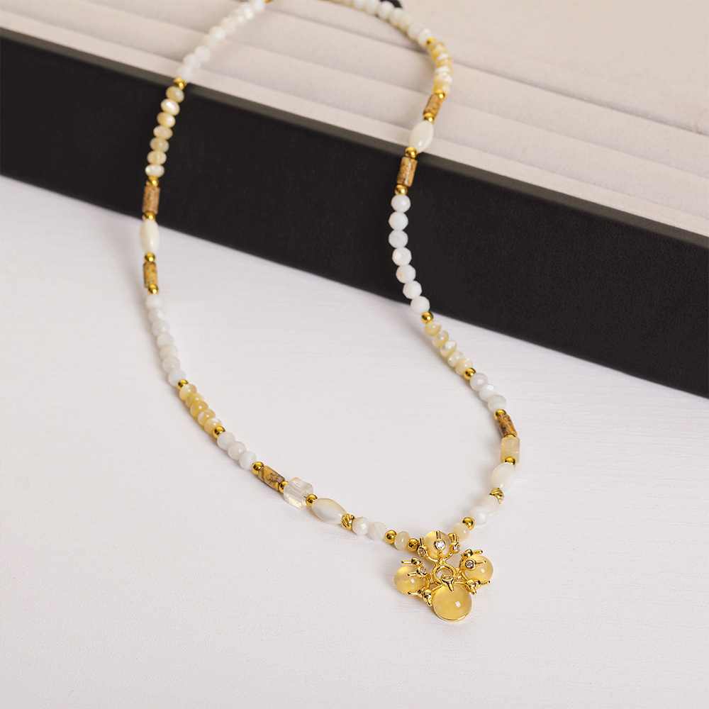  0489  小花吊坠白色金色串珠项链（41.5+5）