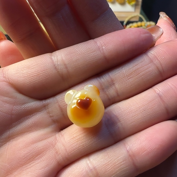 蜜蜡颈饰未镶嵌蜜蜡俏色熊头吊坠（福利出）