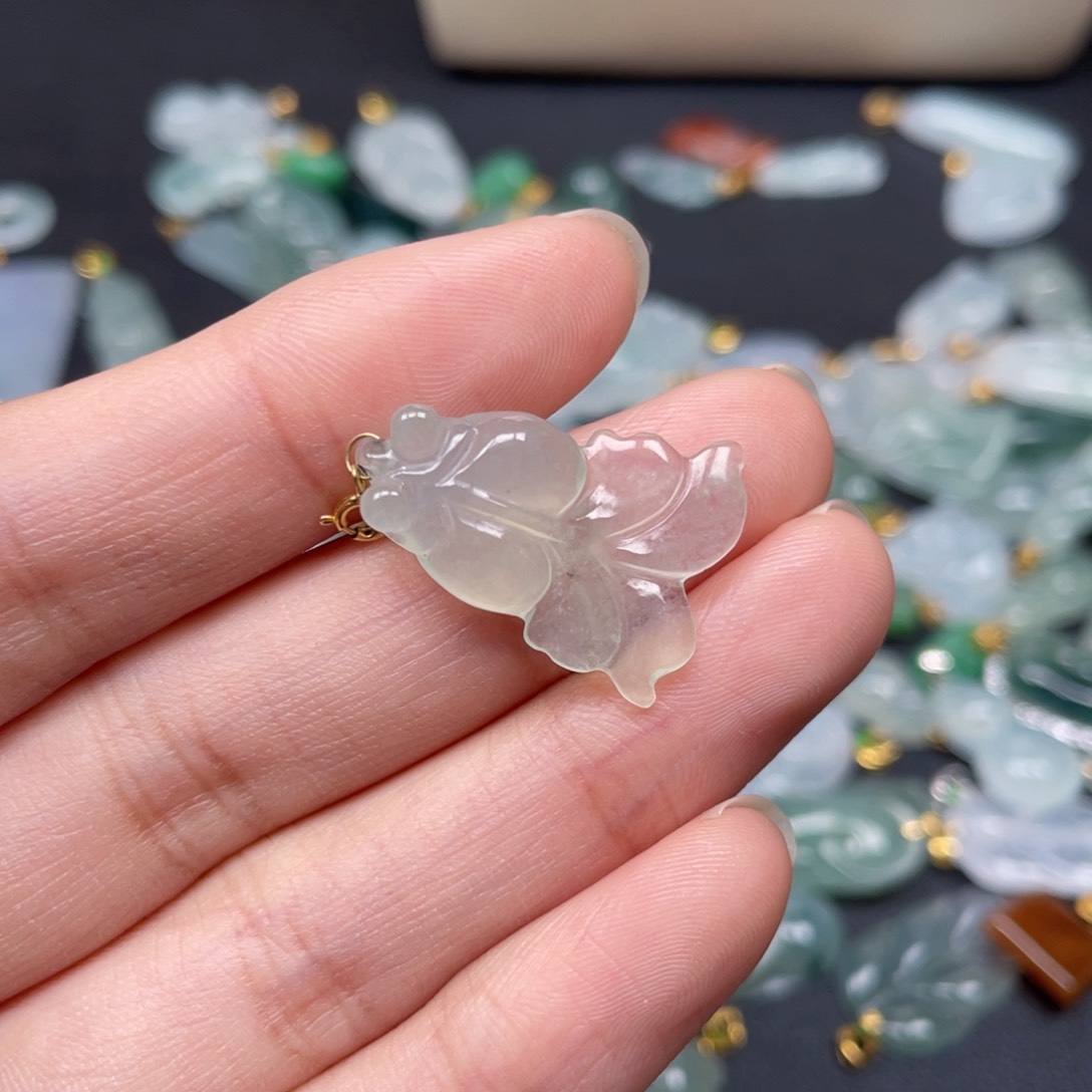 翡翠颈饰未镶嵌翡翠