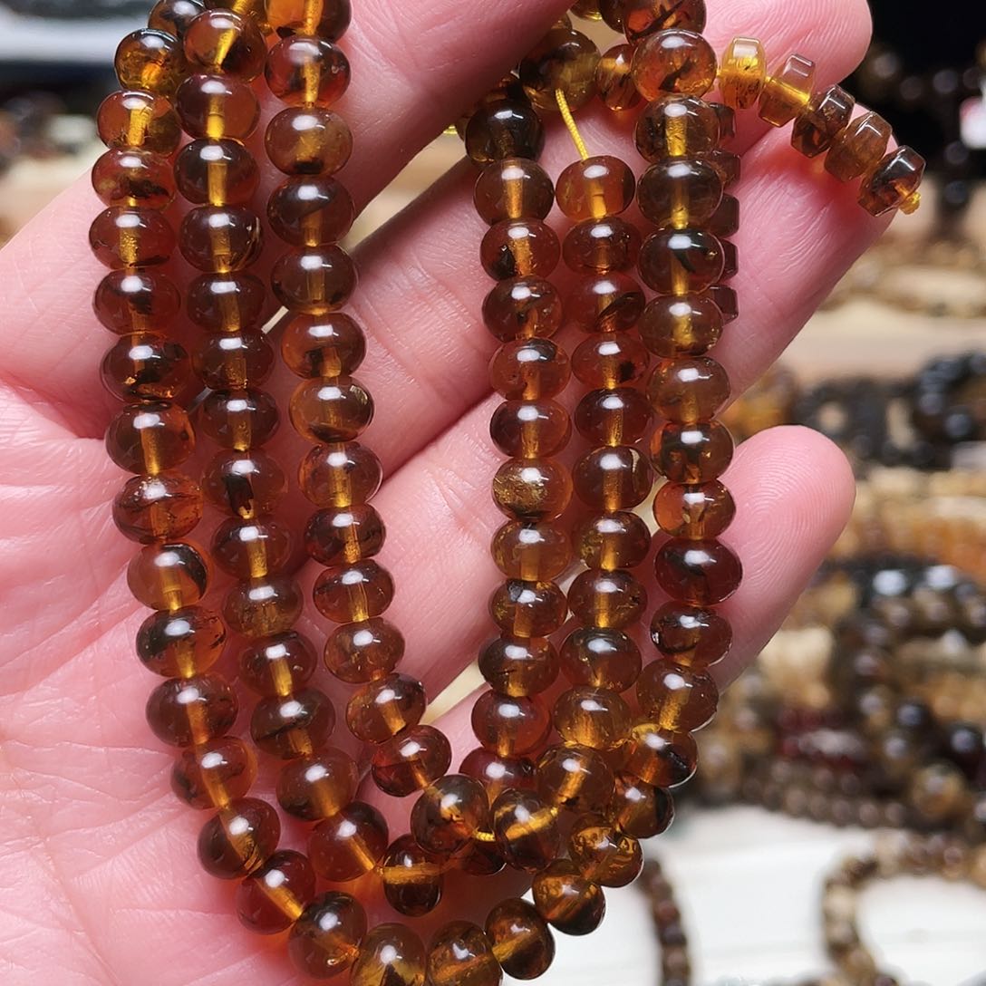 琥珀裸石未镶嵌七