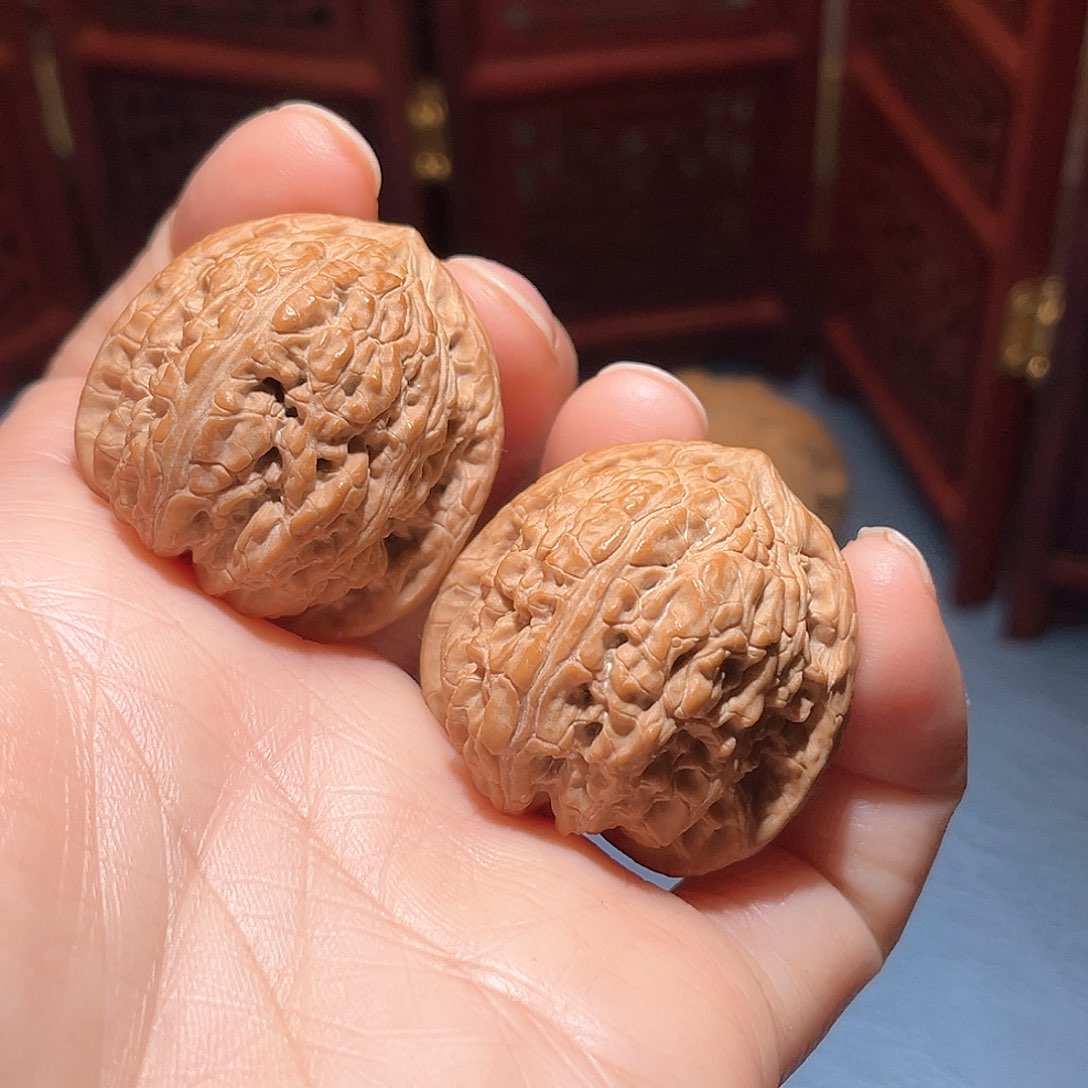 33全品密纹，皮质好……