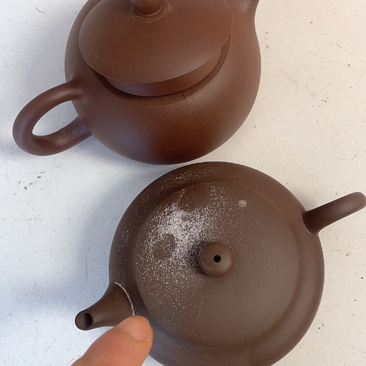 紫砂茶壶处理两把