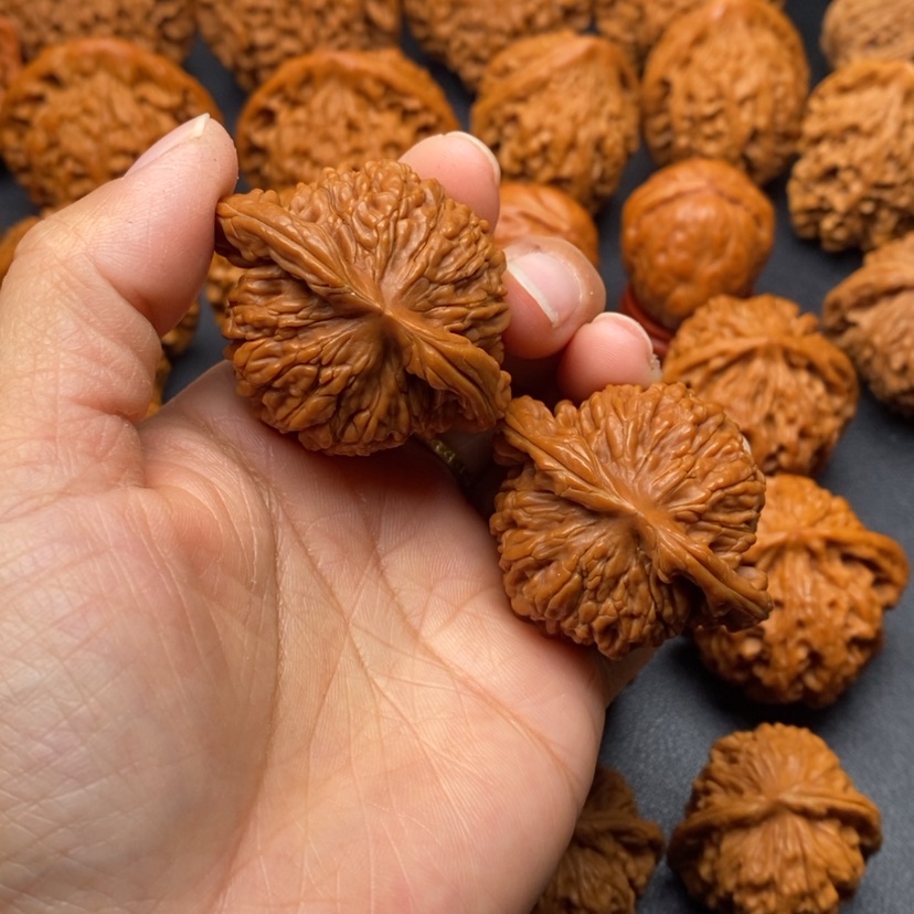 【闪购商品】文玩核桃把件R*篓子