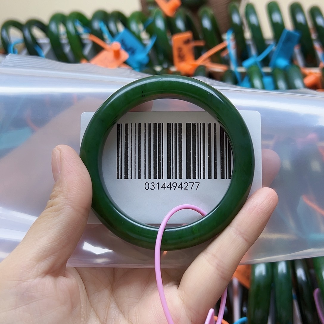 猫***眼和田玉手镯未镶嵌