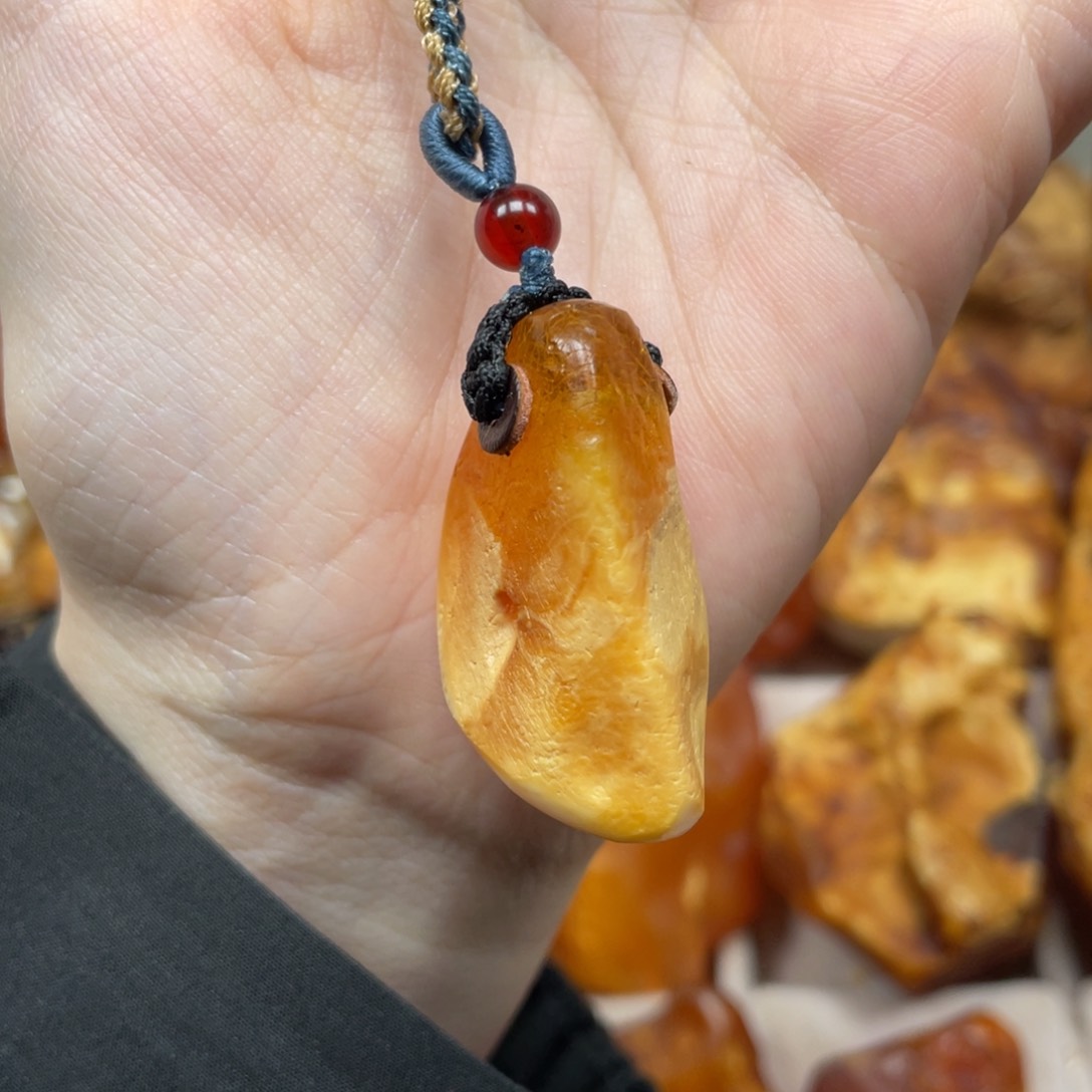 琥珀珠宝奇石未镶嵌