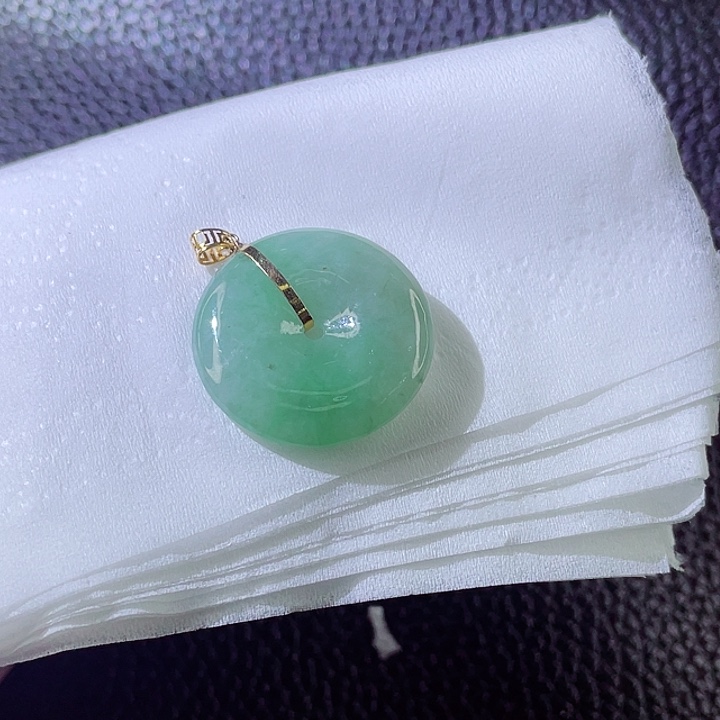 翡翠颈饰18K金镶嵌翡翠