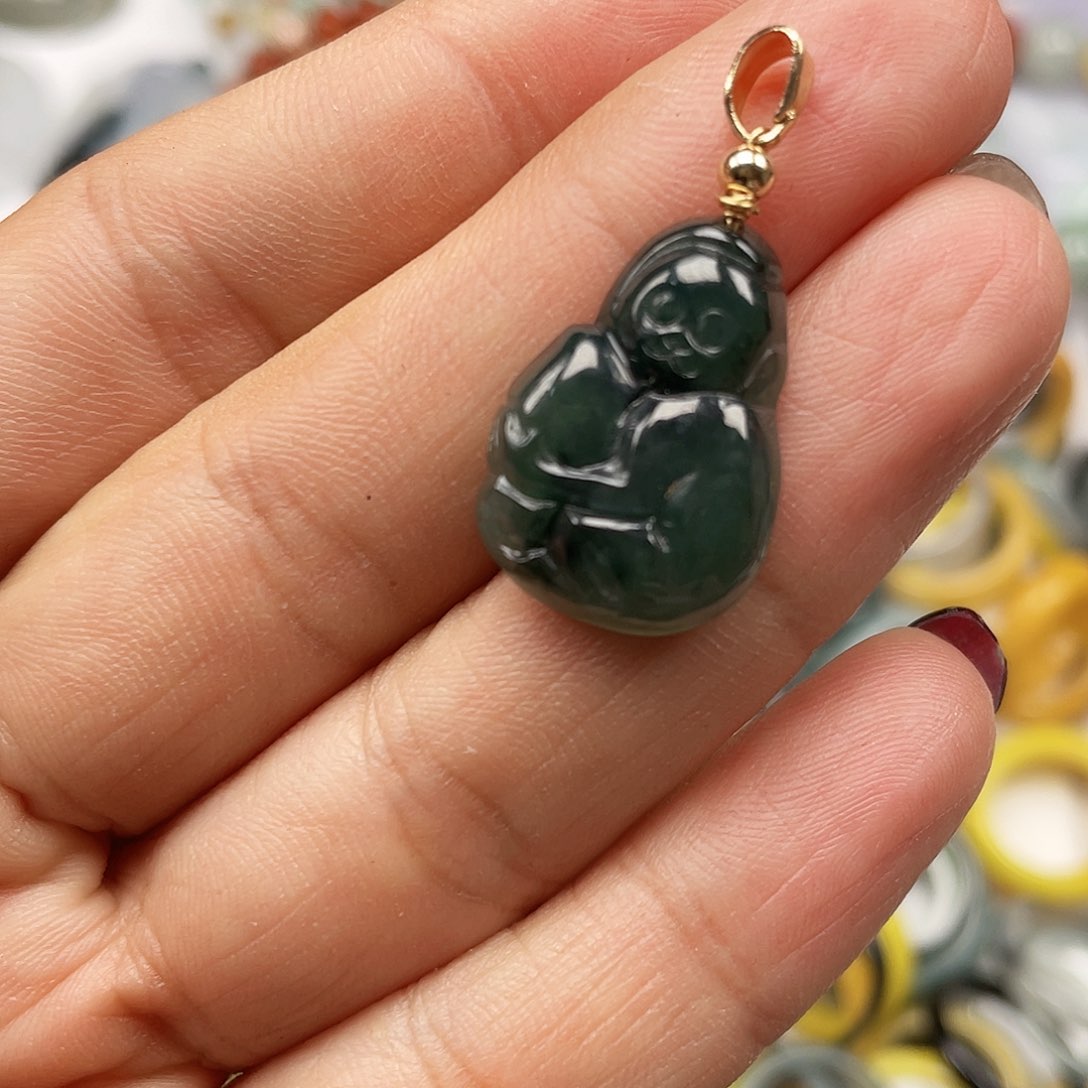 翡翠颈饰未镶嵌翡翠