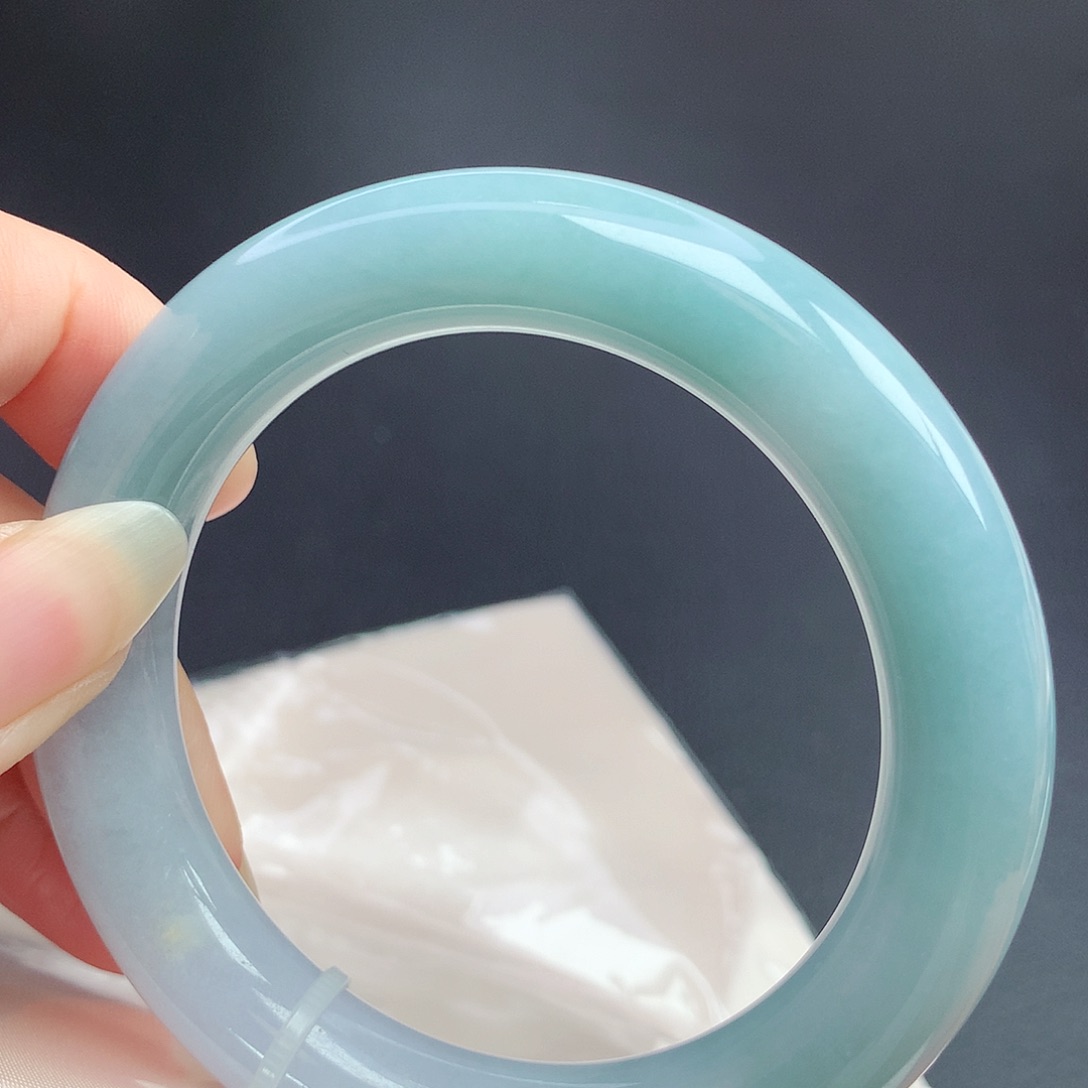 翡翠未镶嵌手镯（圆镯）55.7圈口