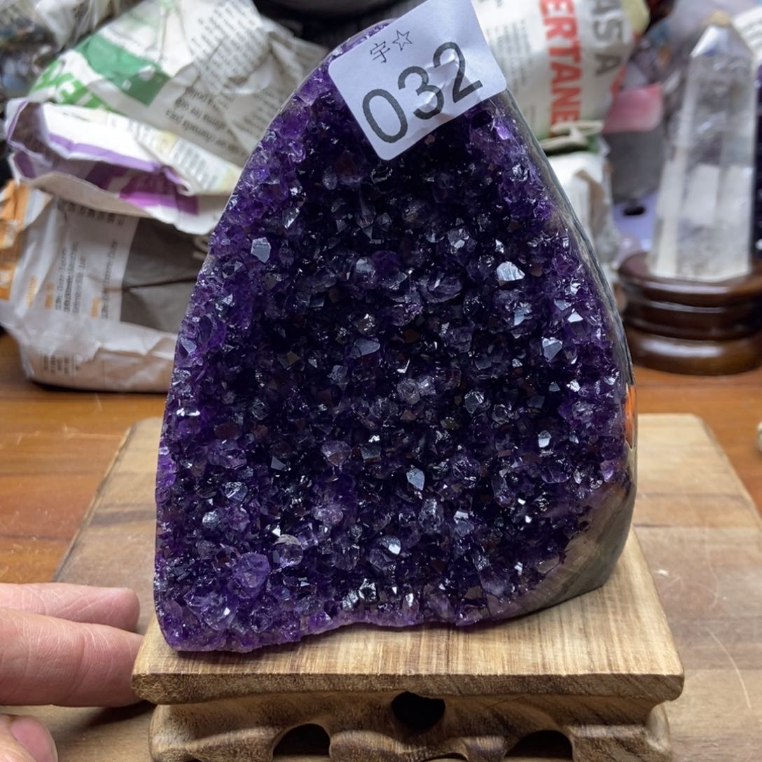 紫晶天然水晶摆件未镶嵌