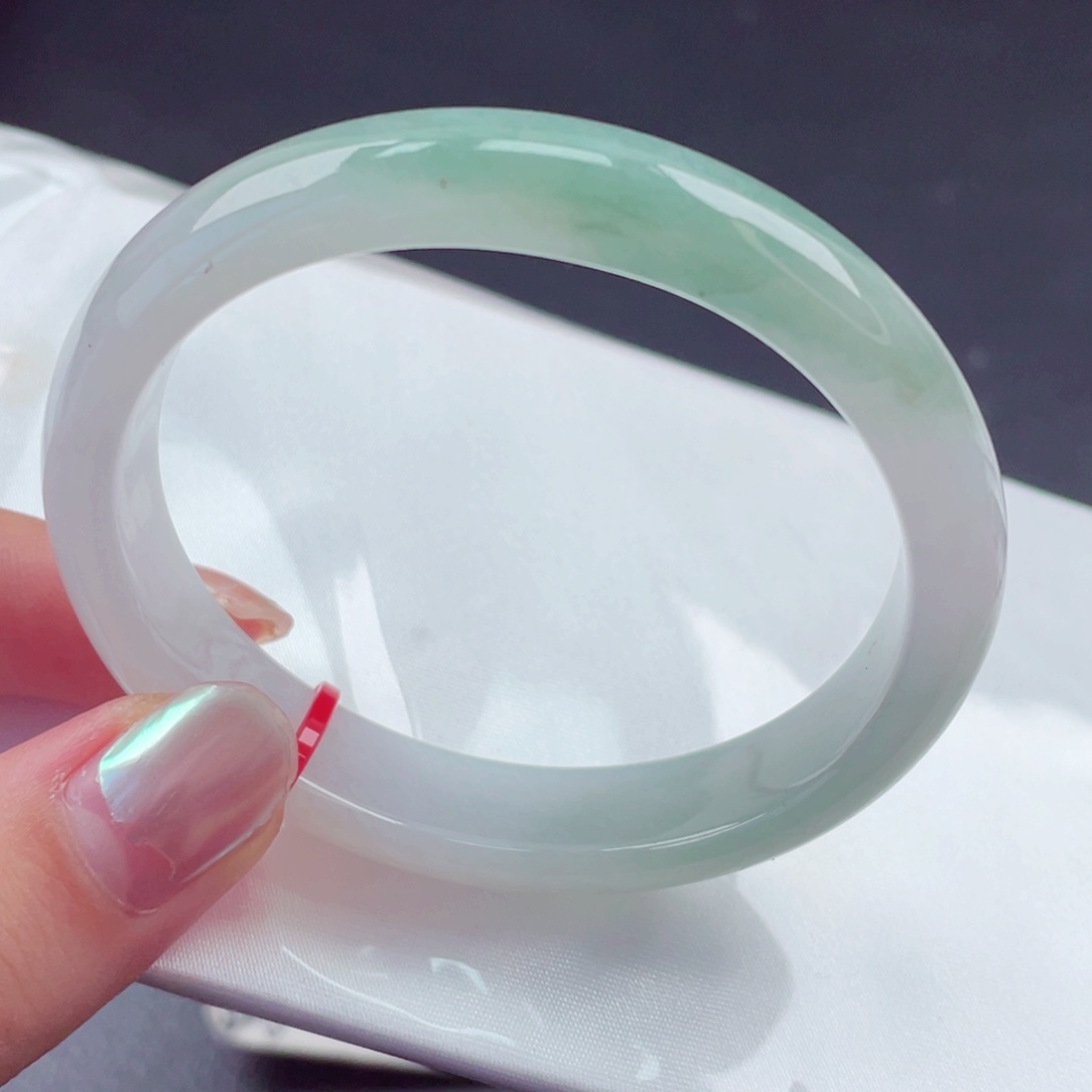 翡翠未镶嵌手镯53贵妃