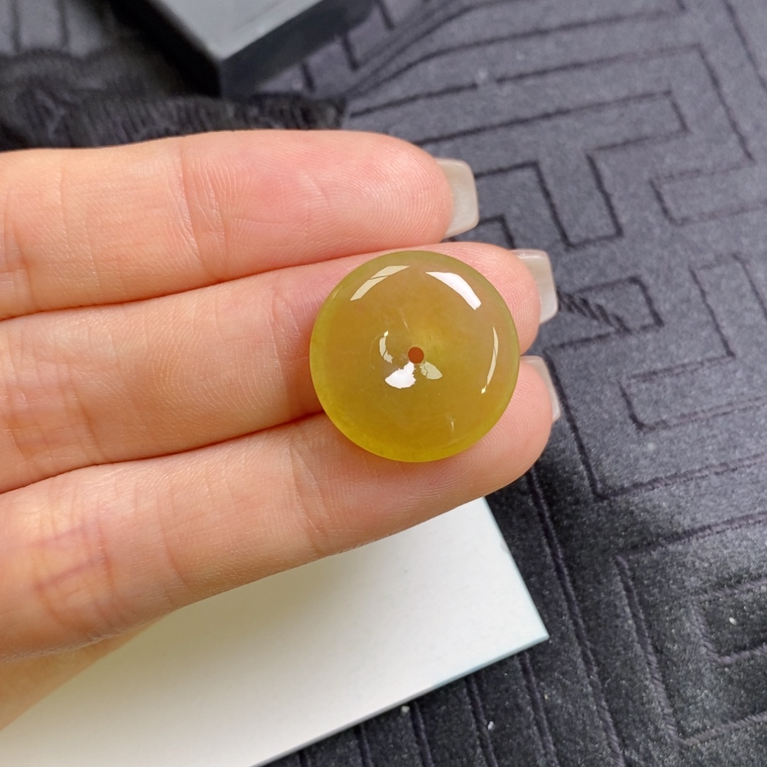 翡翠未镶嵌颈饰黄翡平安扣