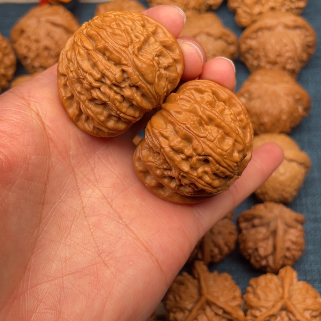 小***园文玩核桃把件41全品球白毕业