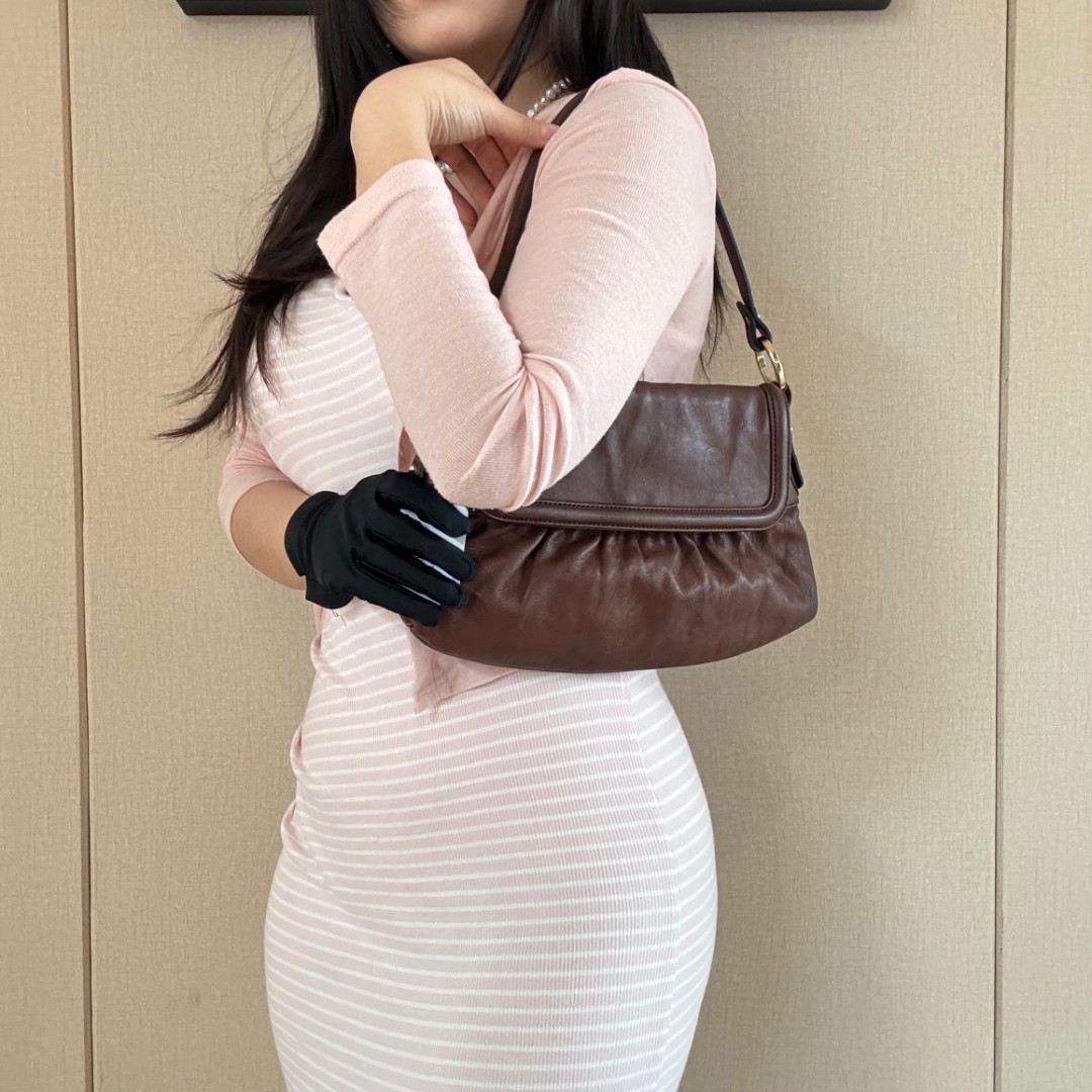 95新 FENDI/芬迪 棕色单肩斜挎包/云海优选/65193