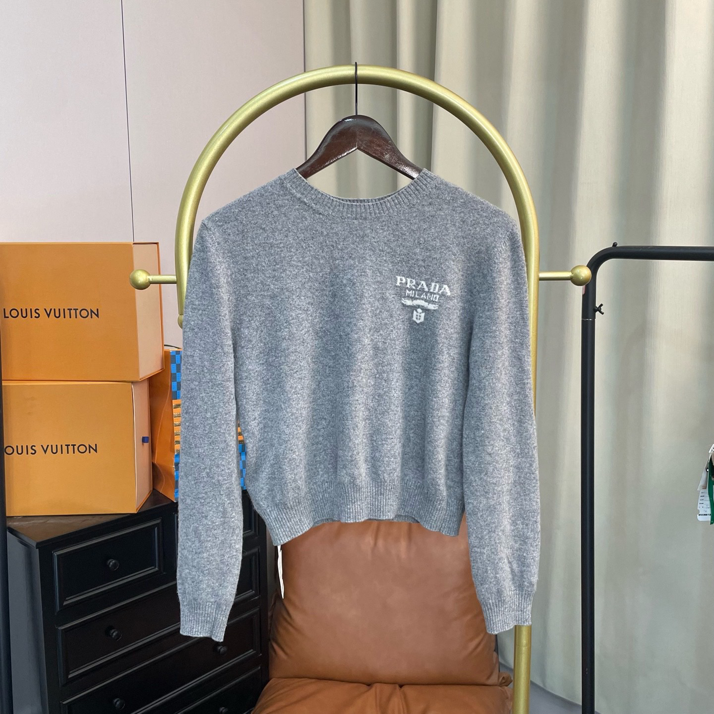 99新 Prada/普拉达 灰色胸口三角标毛衣 36码 