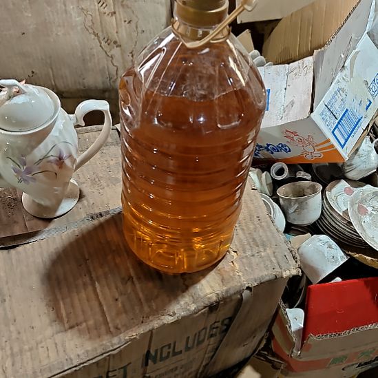 绿泥盘子碗茶壶啥都有