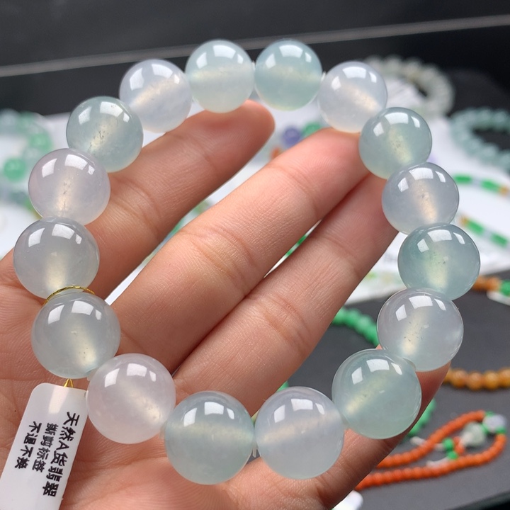 翡翠手镯未镶嵌卡