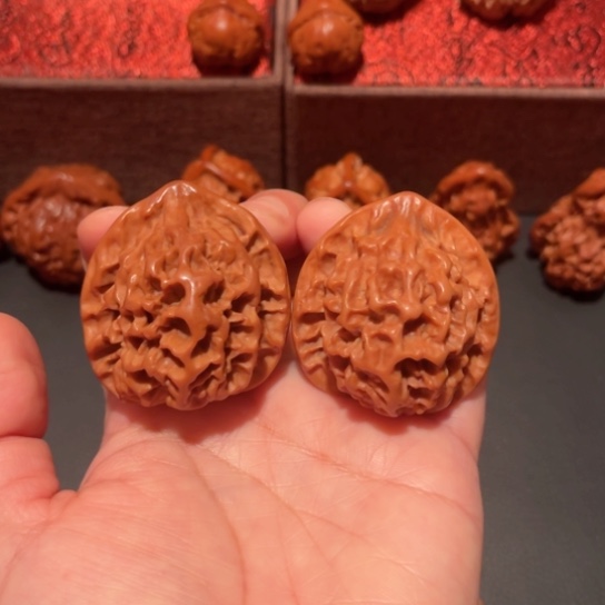 文玩核桃吊坠严****】龙鳞纹帝王