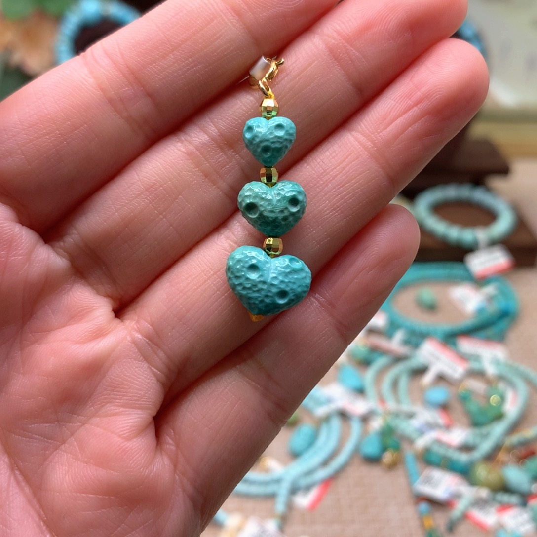 绿松石配饰未镶嵌