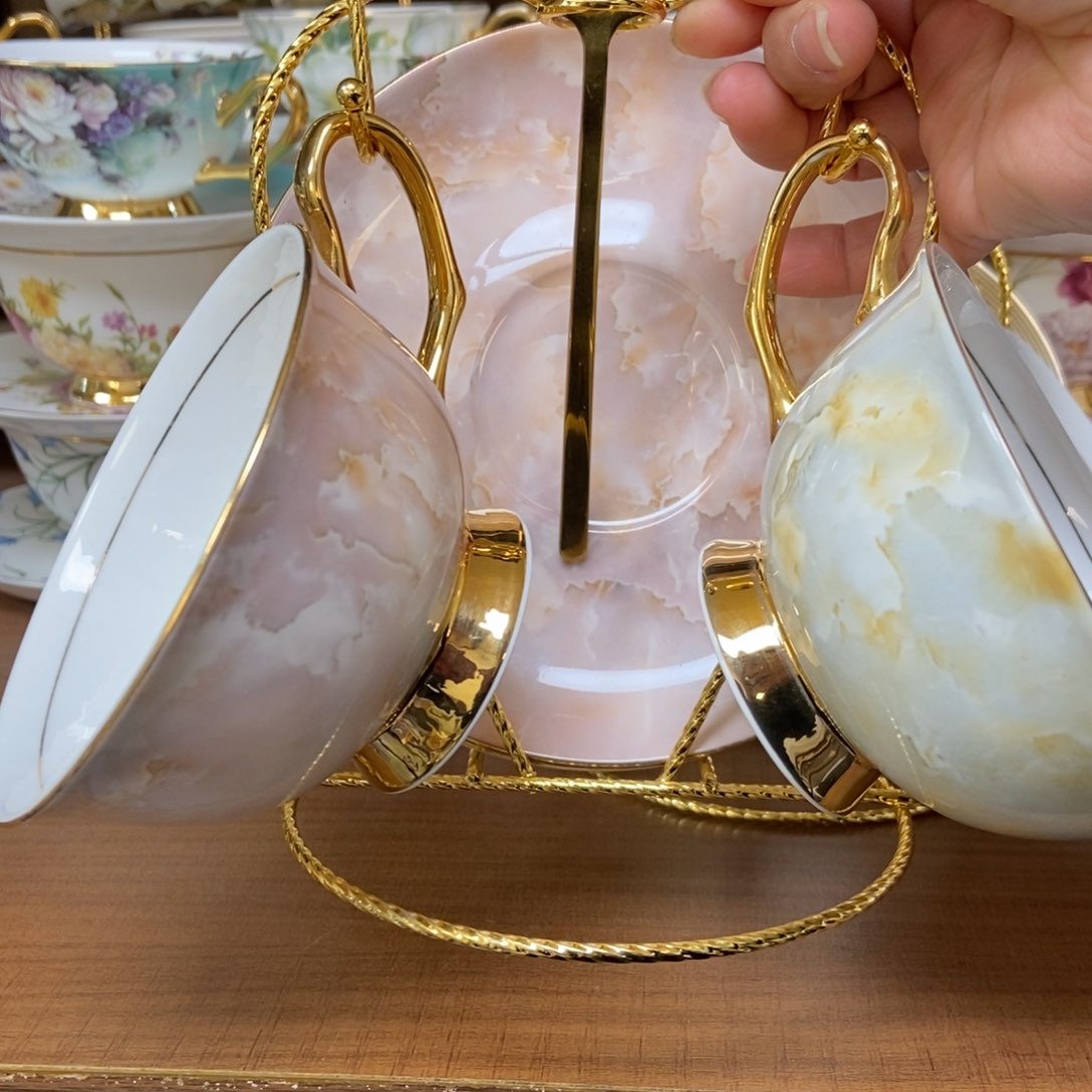 摆件粉色➕灰色两杯两碟两勺送杯架快递装