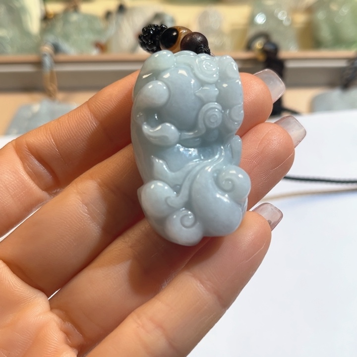 翡翠颈饰未镶嵌翡翠