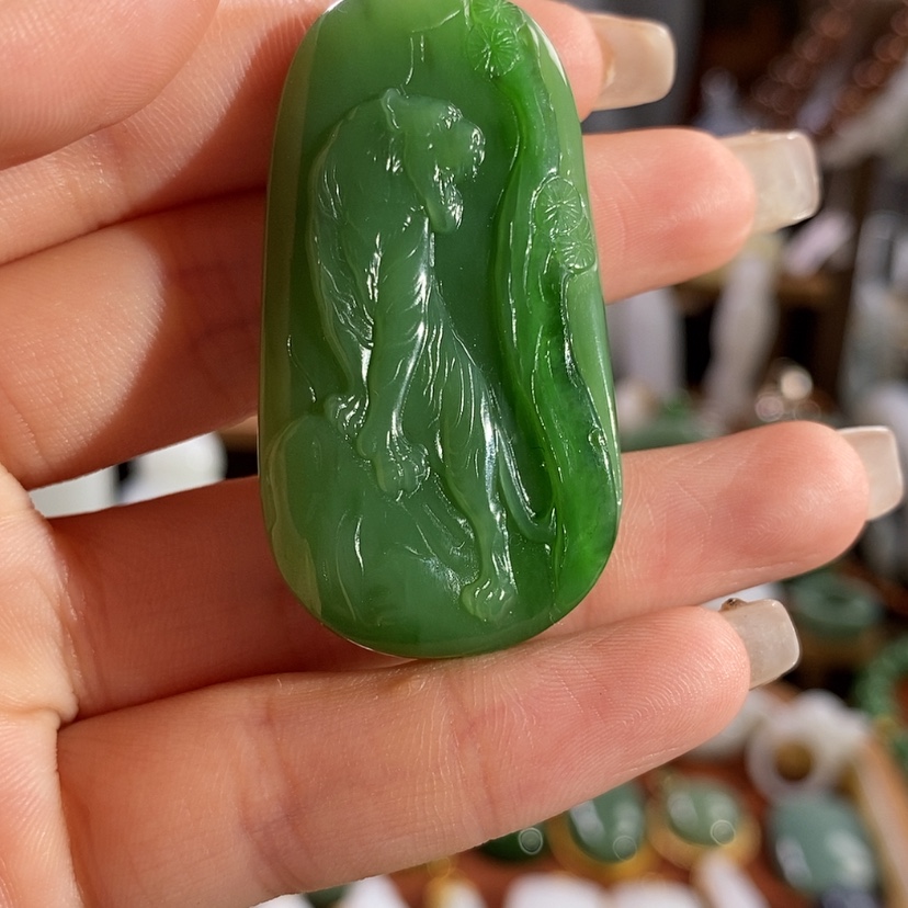 【闪购商品】吊坠(赠链)未镶嵌和田玉