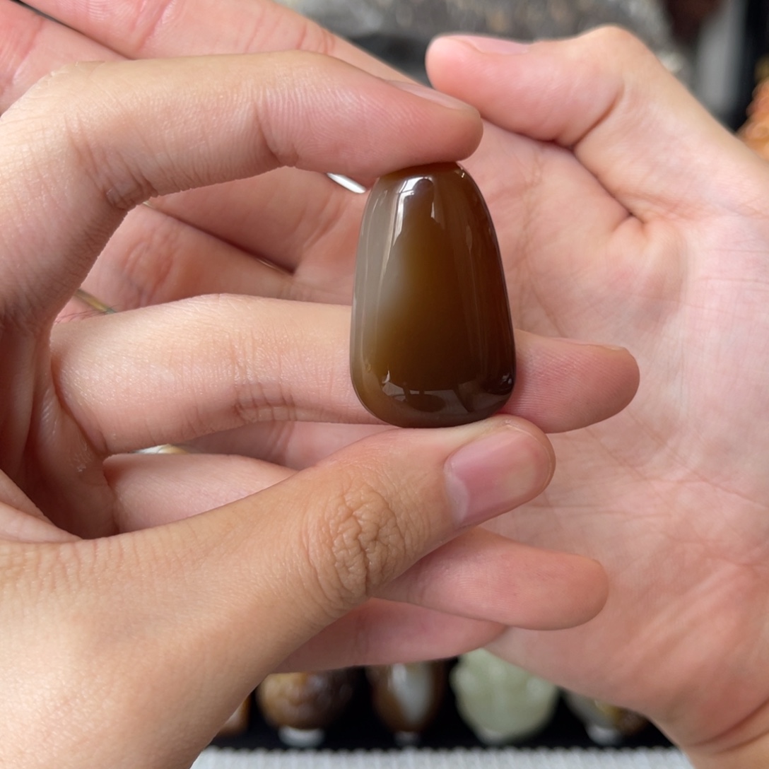 和田玉（糖玉）未镶嵌挂件金山糖白无事牌（无孔洞）