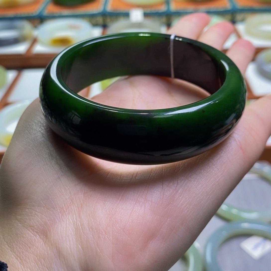 和田玉手镯未镶嵌俄七满圈红皮57/58