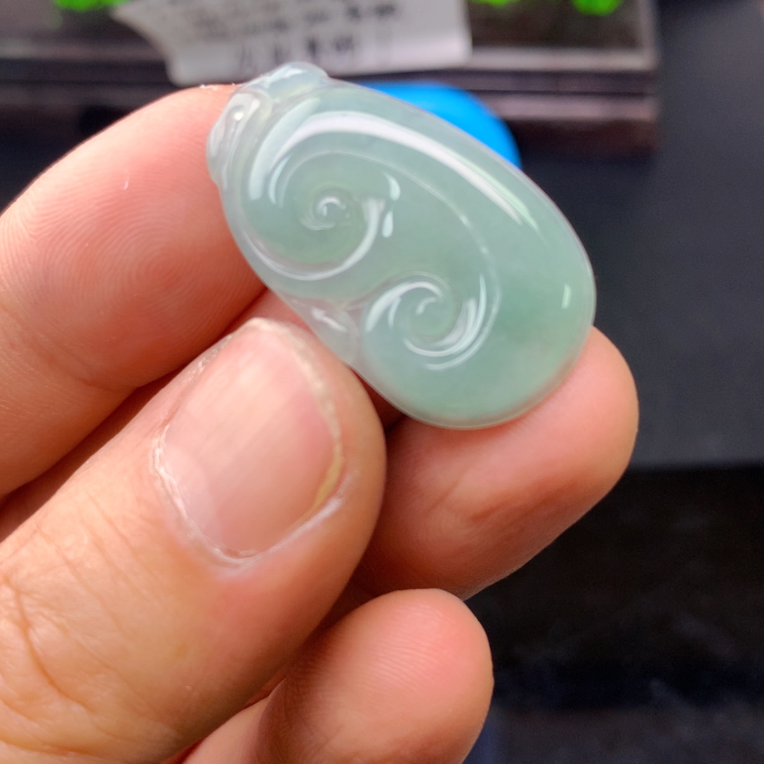 翡翠未镶嵌颈饰翡翠首饰和翡翠珠宝