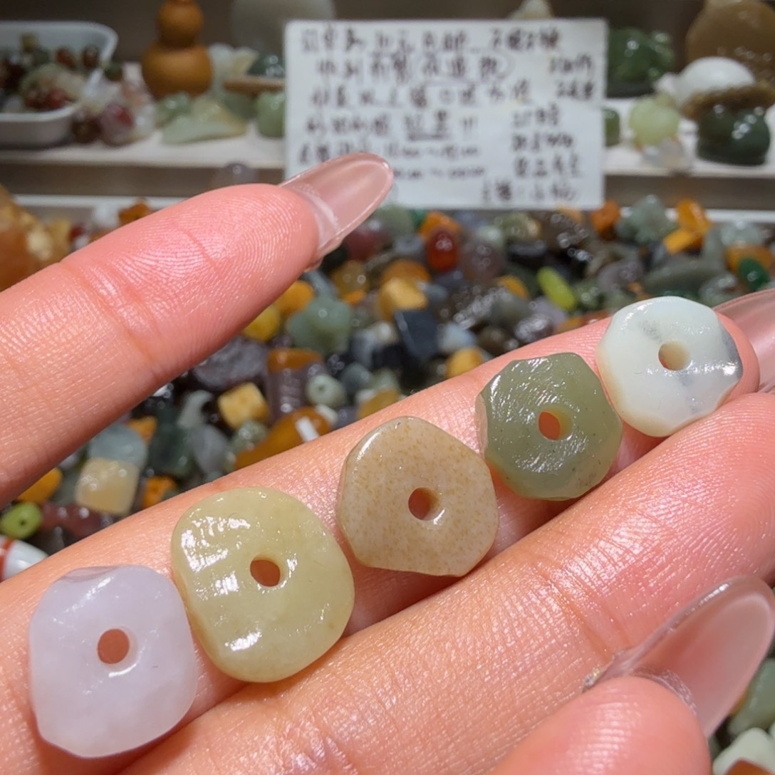 和田玉未镶嵌珠宝奇石