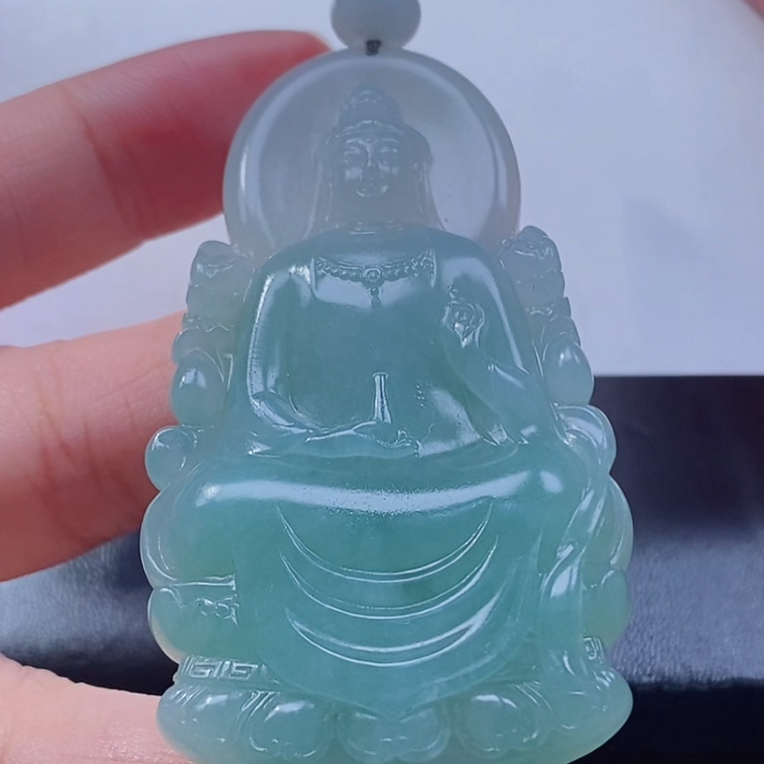 天然缅甸翡翠绿底素衣观音