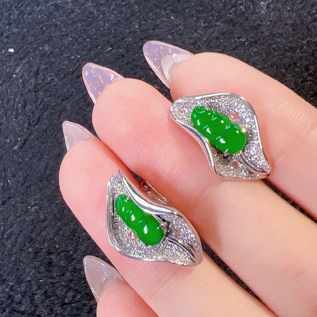 翡翠耳饰18K金镶嵌签收后24小时鉴赏期