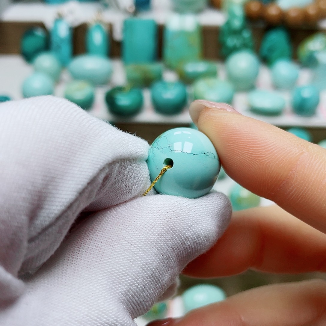 绿松石未镶嵌珠宝奇石