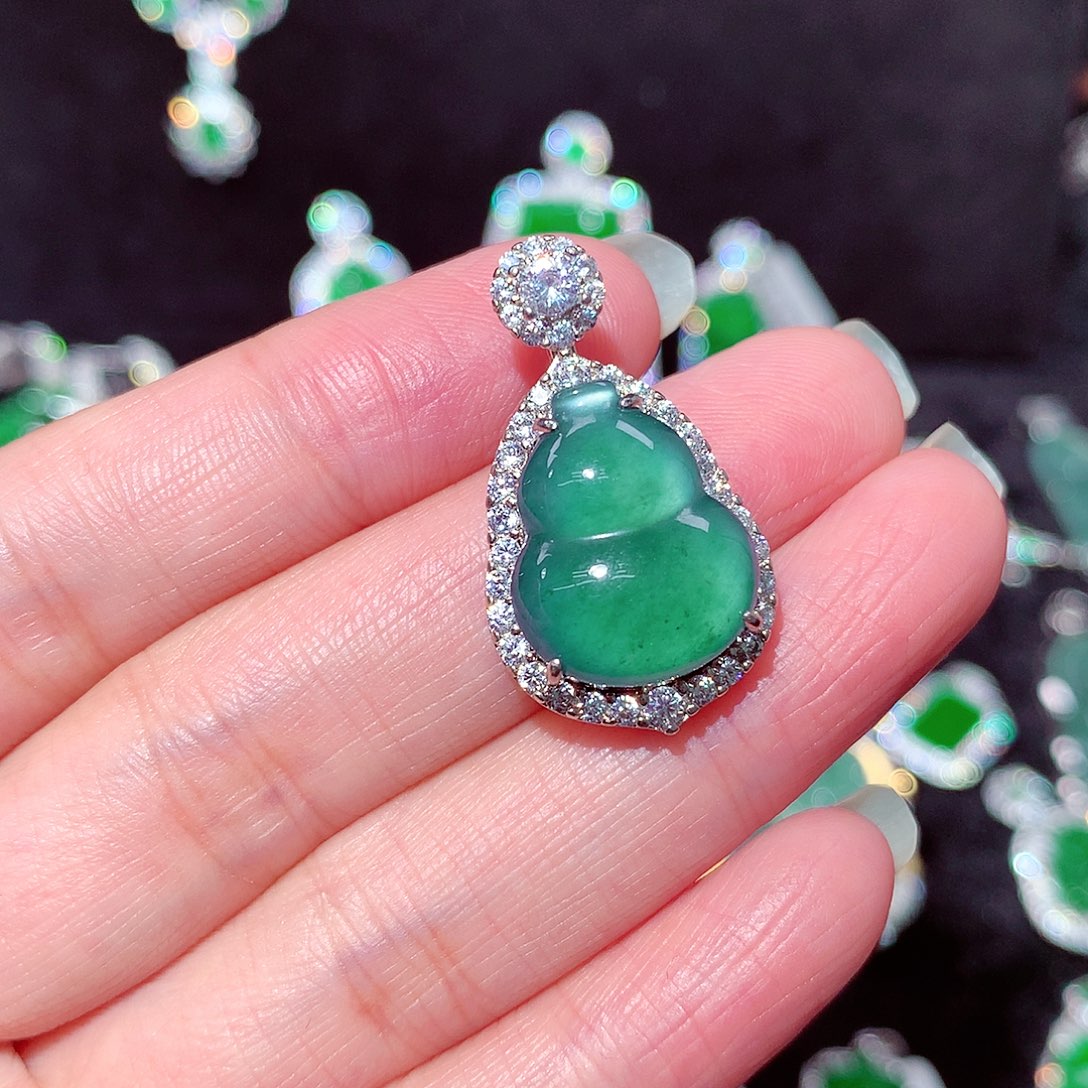 【闪购商品】翡翠吊坠(不含链)未镶嵌