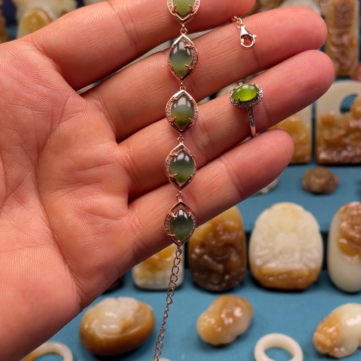 颈饰银S925镶嵌和田玉大**大