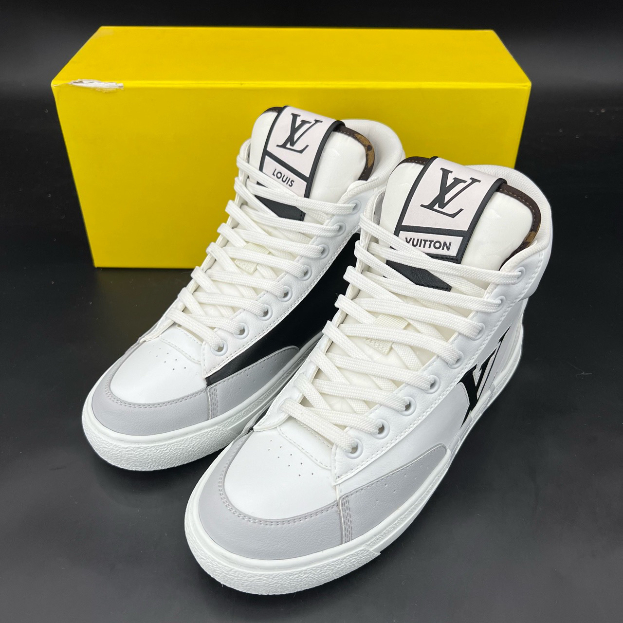 未使用 LouisVuitton/路易威登 lv 白灰 高帮 码数 37 全新原盒 