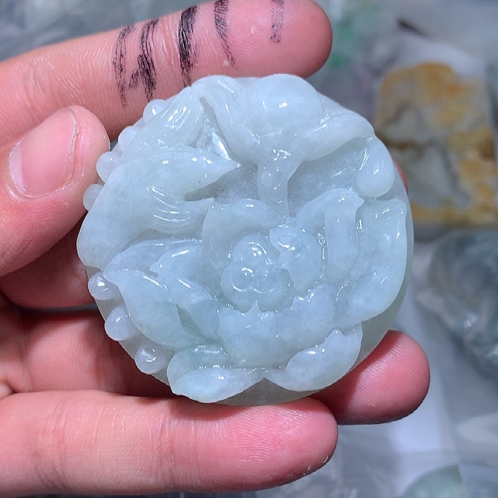 翡翠未镶嵌颈饰保真天然a货翡翠