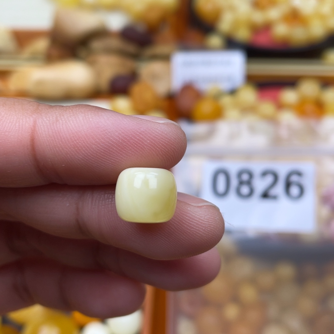 琥珀珠宝奇石未镶嵌10.9