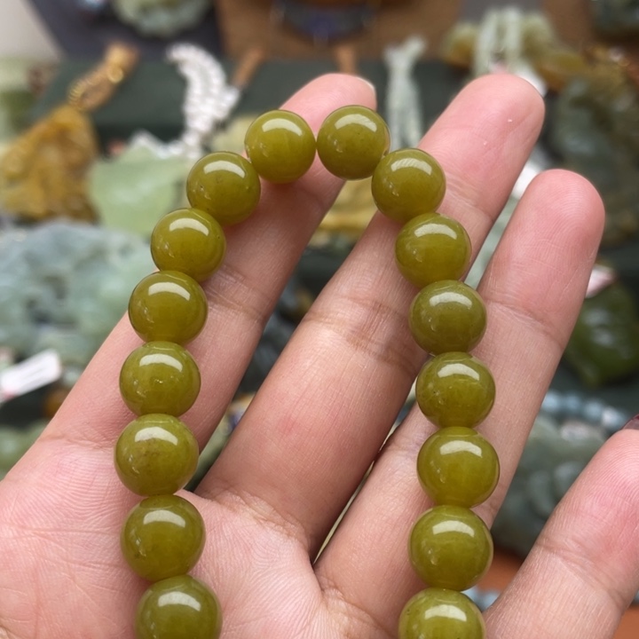 蛇纹石玉吊坠合金