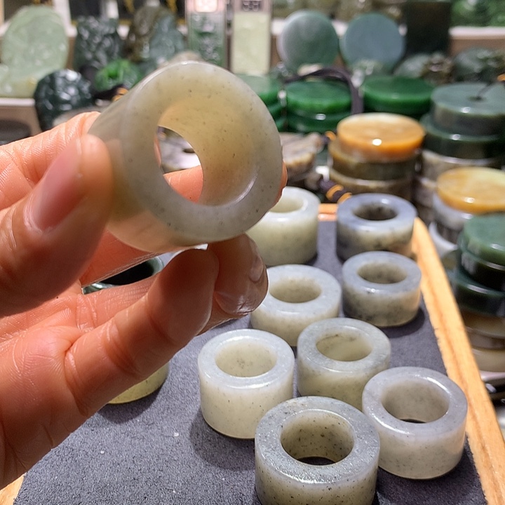 用***7和田玉未镶嵌珠宝半成品