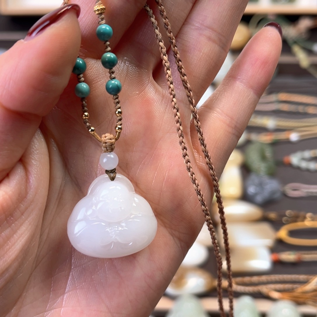 和田玉颈饰未镶嵌旺*抱抱佛