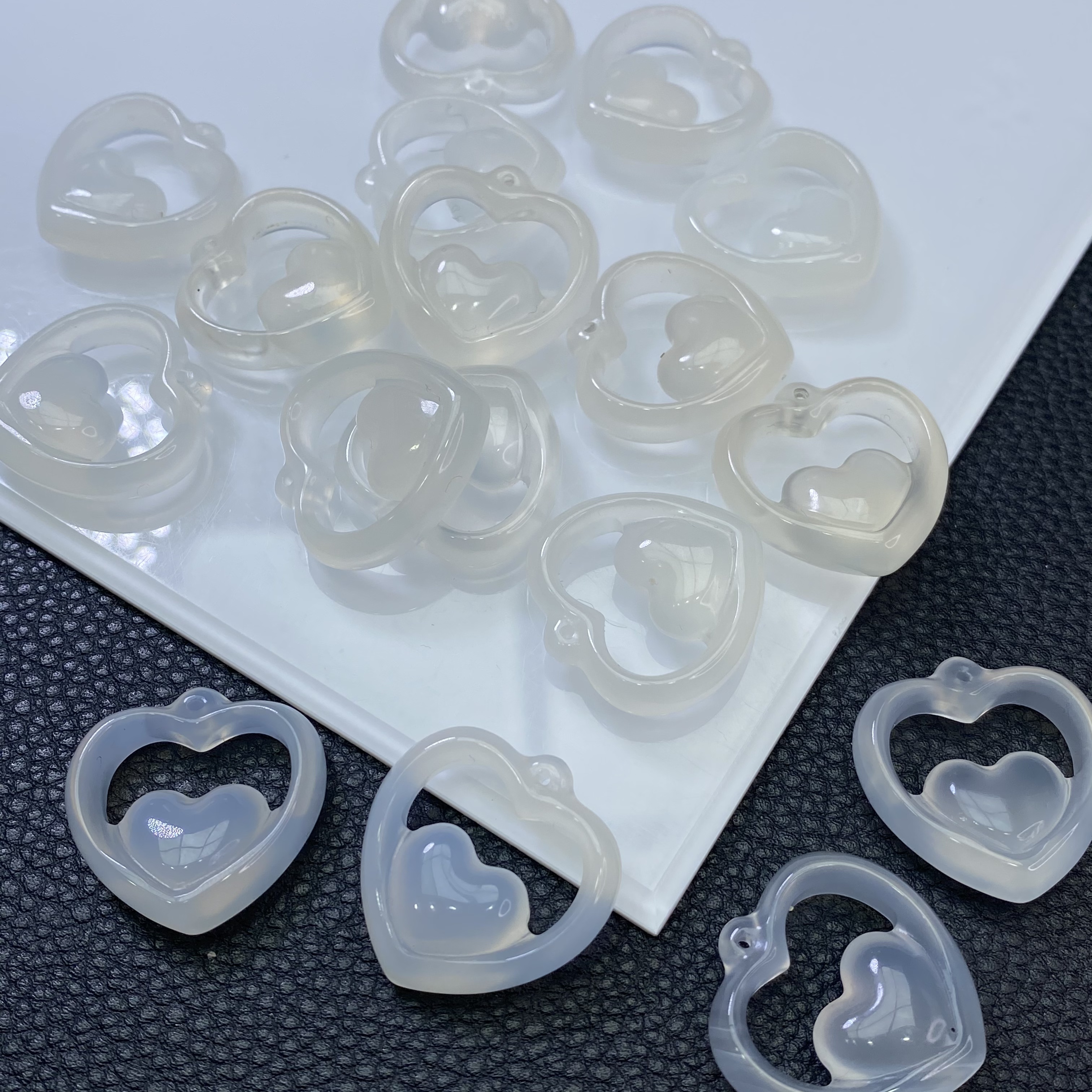 「戴琴珠宝」FR3980-玛瑙心形吊坠（多样性发其一）