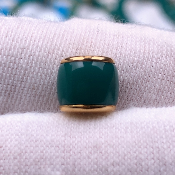 绿松石车挂18K金镶嵌